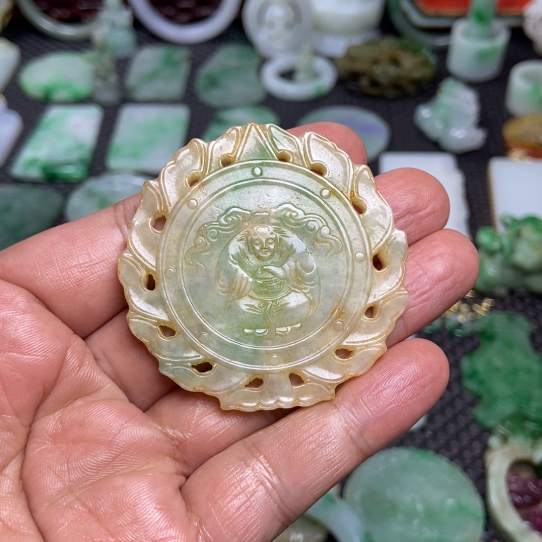 大***渊翡翠未镶嵌挂件清