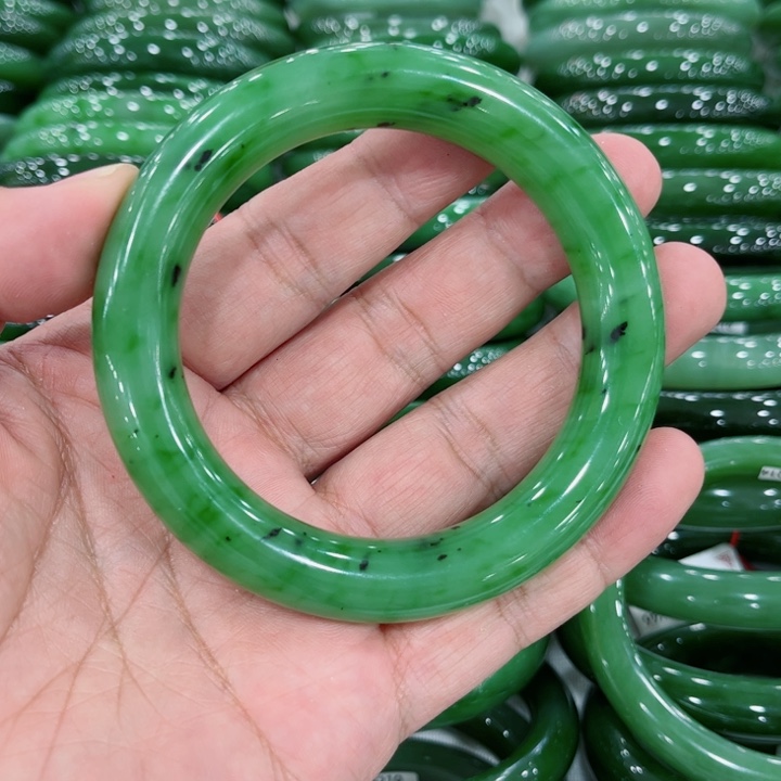 和田玉手镯未镶嵌用****958.8～0