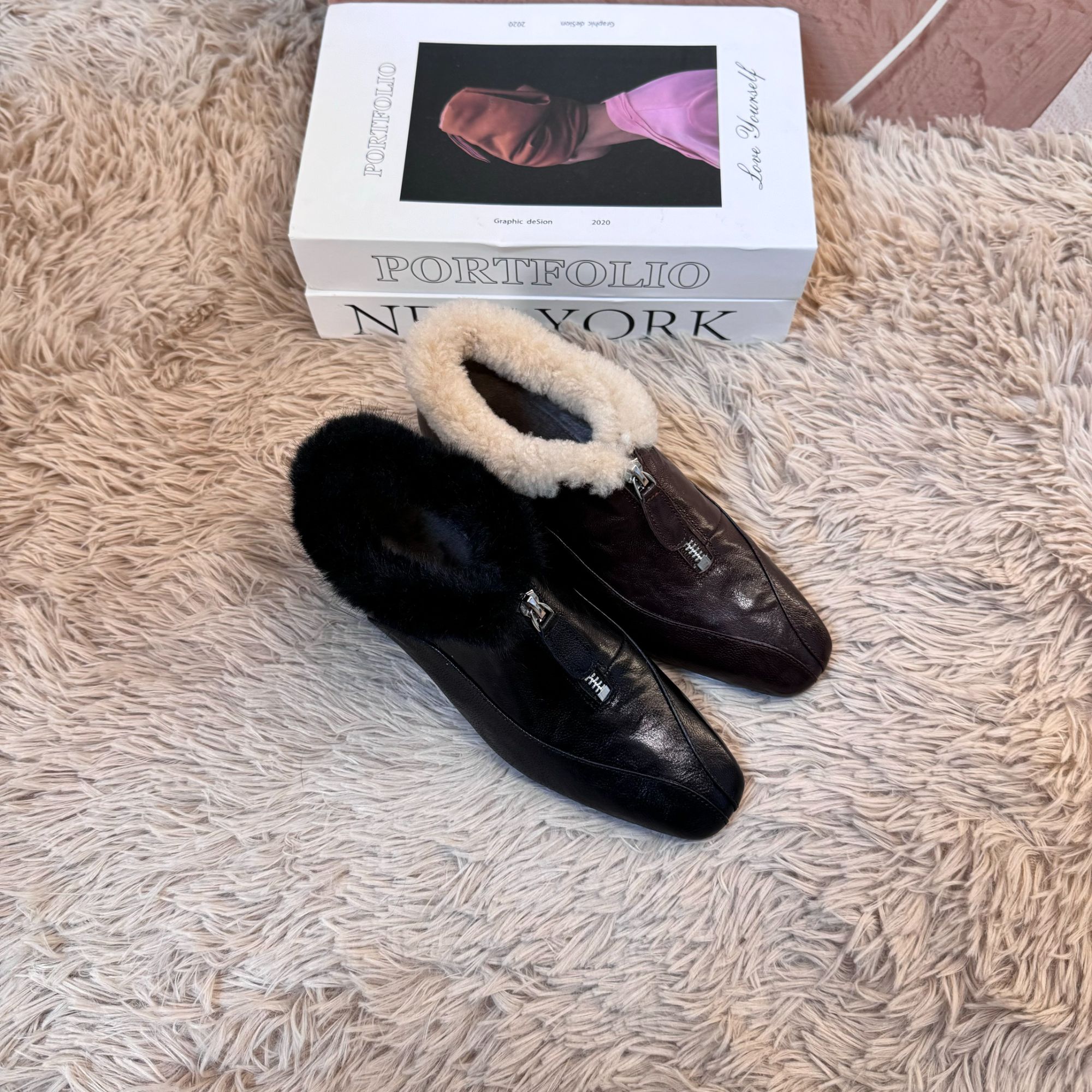 (周周专属)2025秋冬季新款加绒舒适保暖穿搭休闲裤随性女鞋AM3049