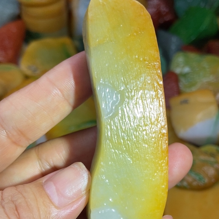 翡翠未镶嵌颈饰缅甸