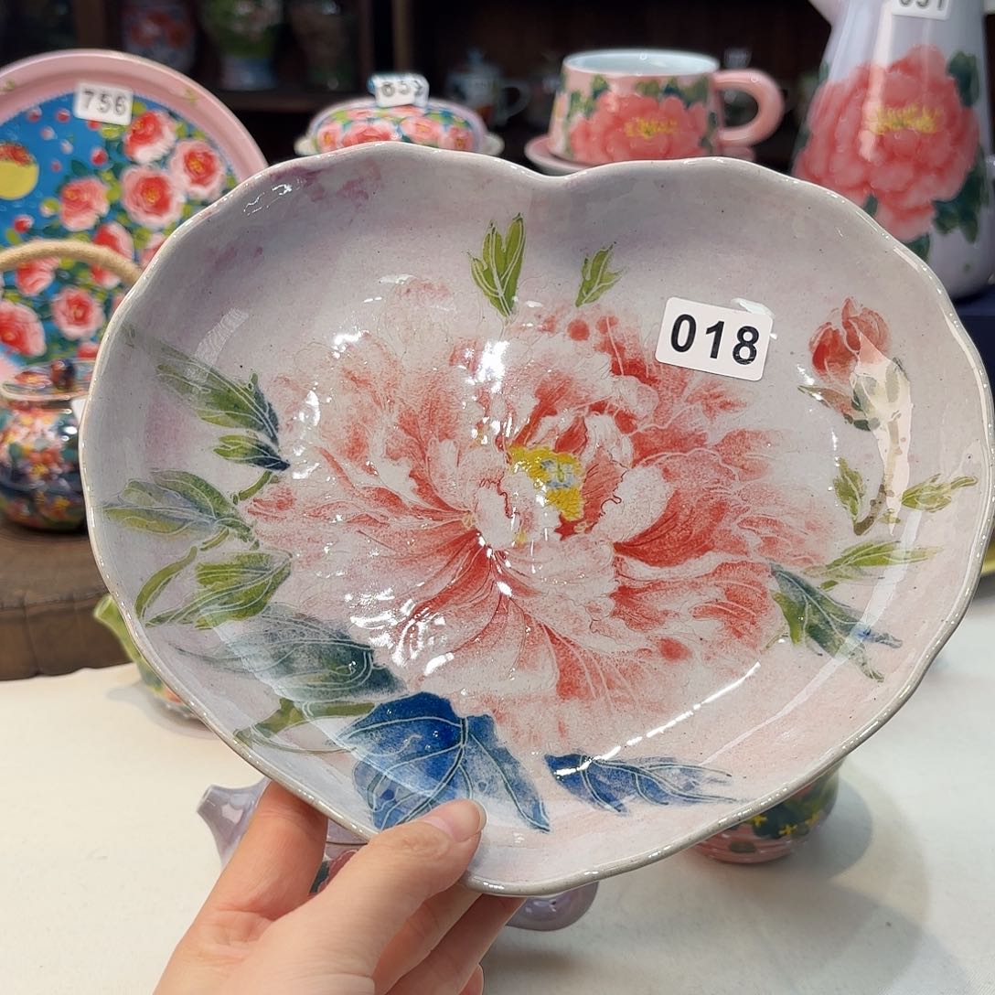 瓷片兔兔的小可爱太