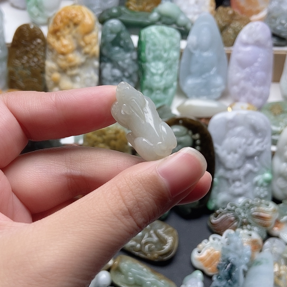 翡翠未镶嵌颈饰翡翠