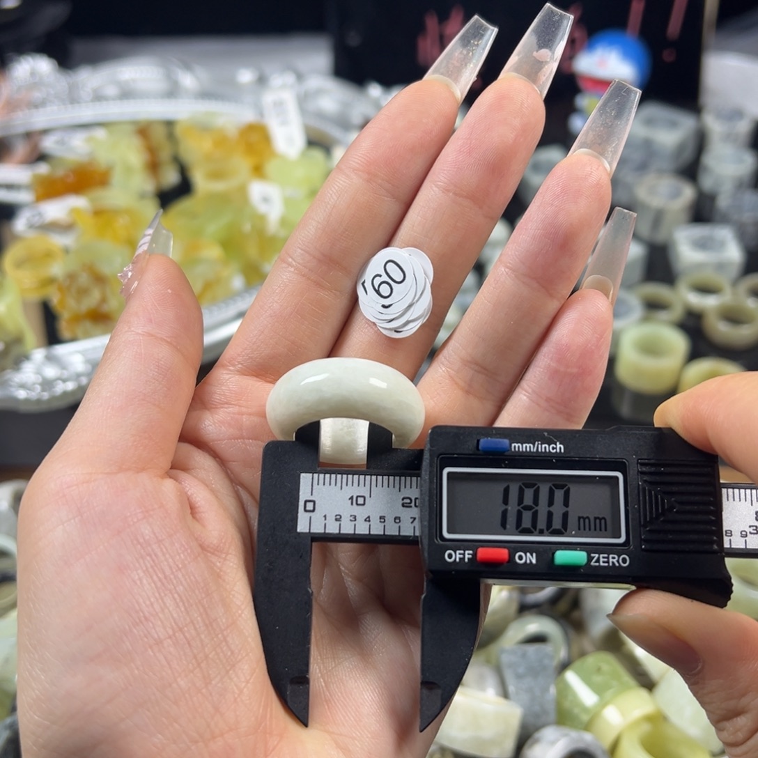 蛇纹石玉未镶嵌戒指