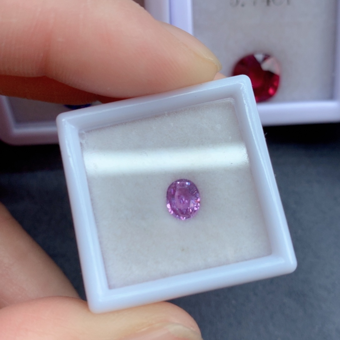 彩色蓝宝石无烧0.7克拉裸石未镶嵌