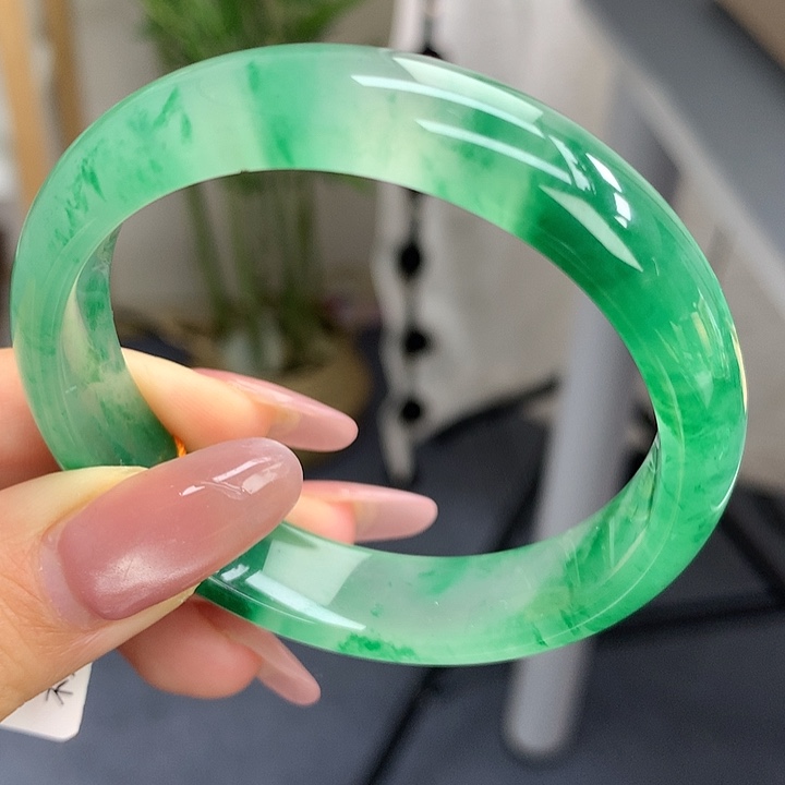 未镶嵌手镯石英质玉