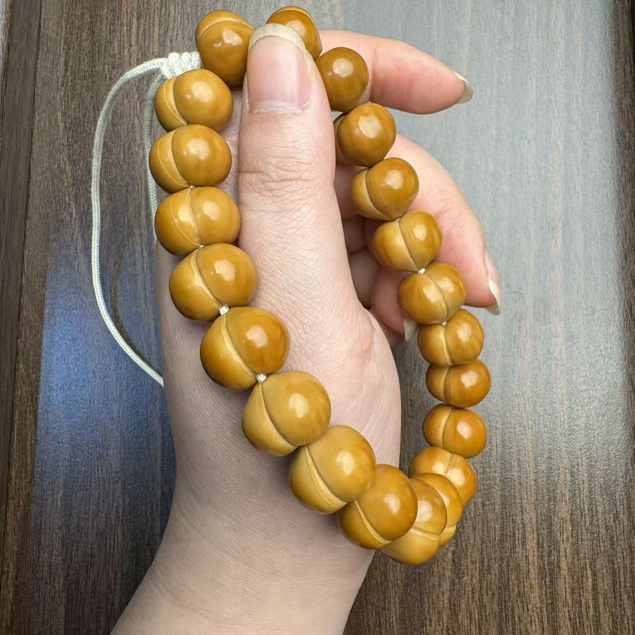 柯基屁桃光珠手持15-16mm左右全品猴头核桃手串爱心屁桃