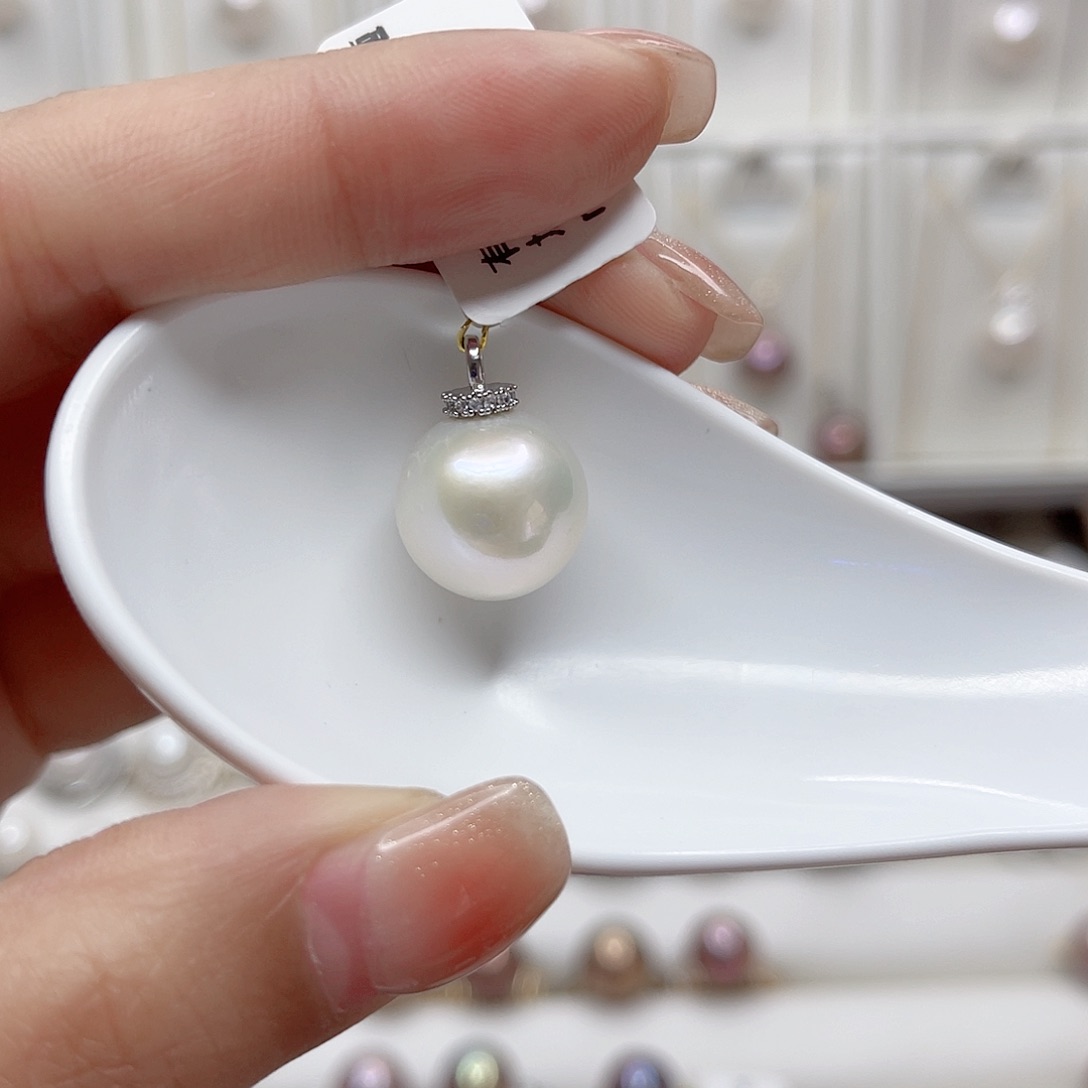 淡水珍珠吊坠(赠链)未镶嵌