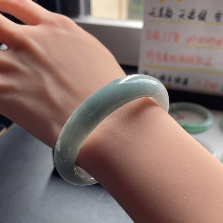 翡翠未镶嵌手镯06