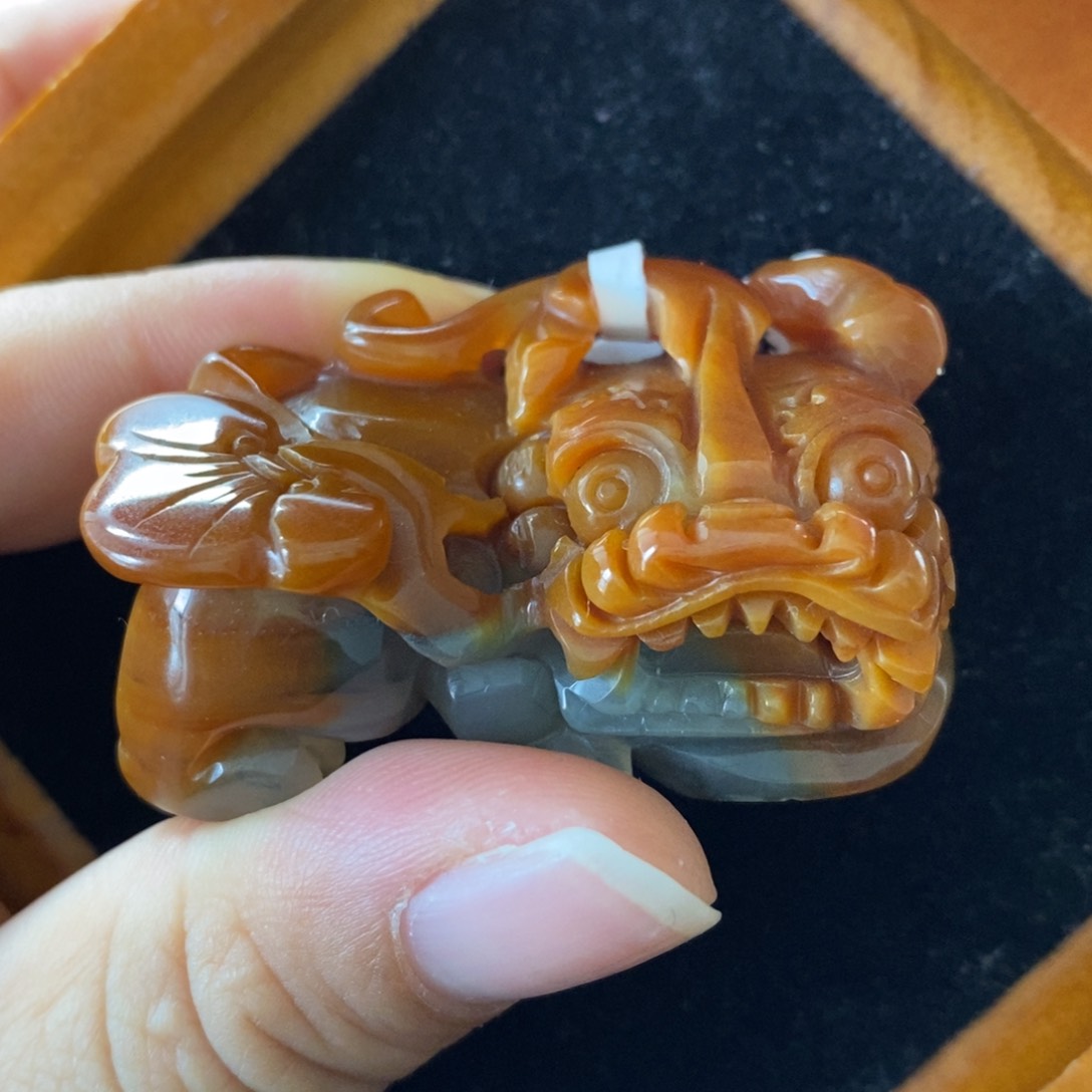 石英质玉（黄龙玉）颈饰未镶嵌