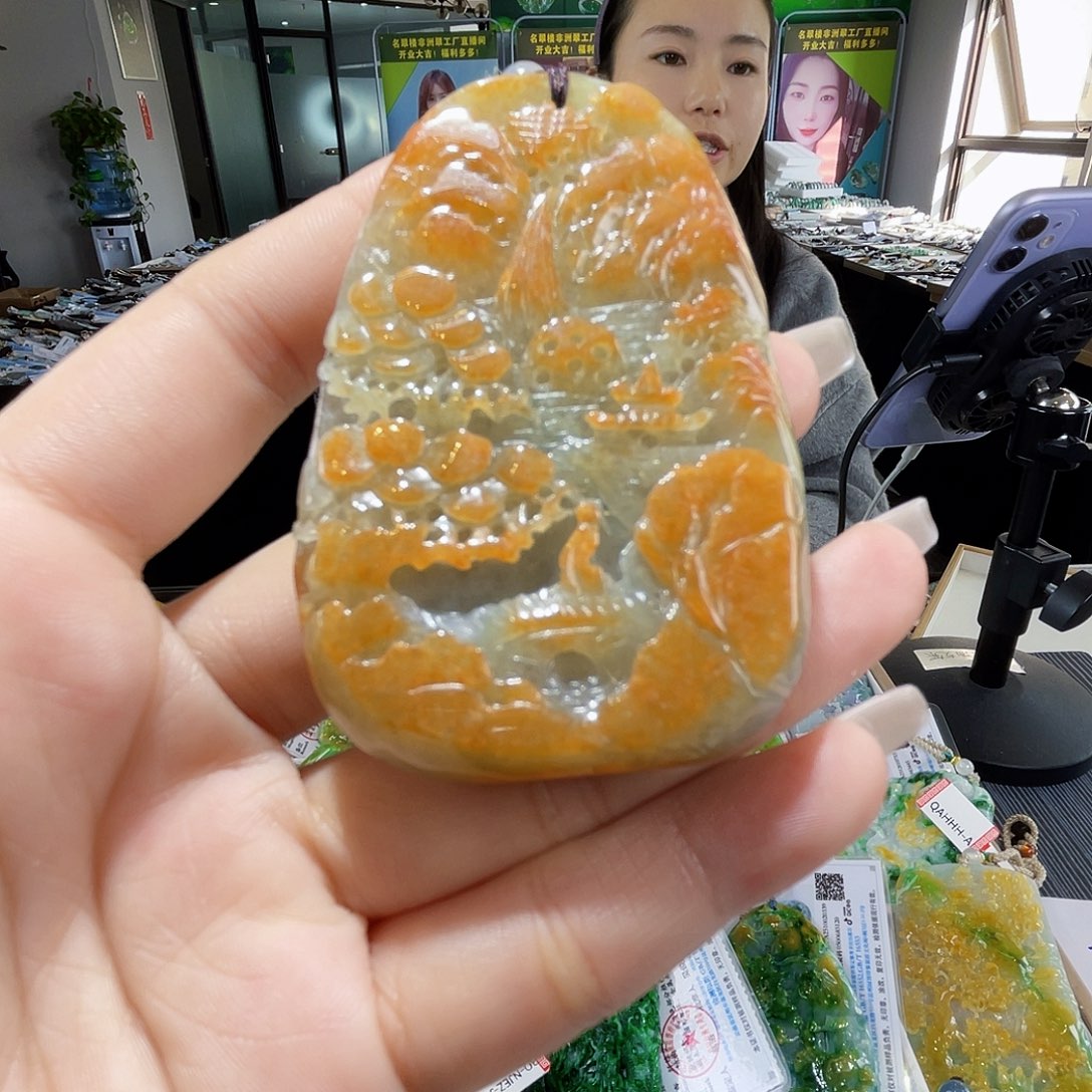 颈饰未镶嵌翡翠一