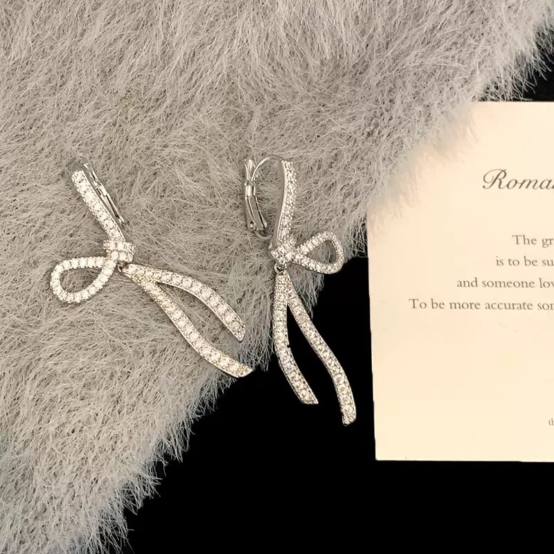 铜合金合成锆石耳饰 轻奢超闪满钻长款蝴蝶结耳钉高级气质耳环