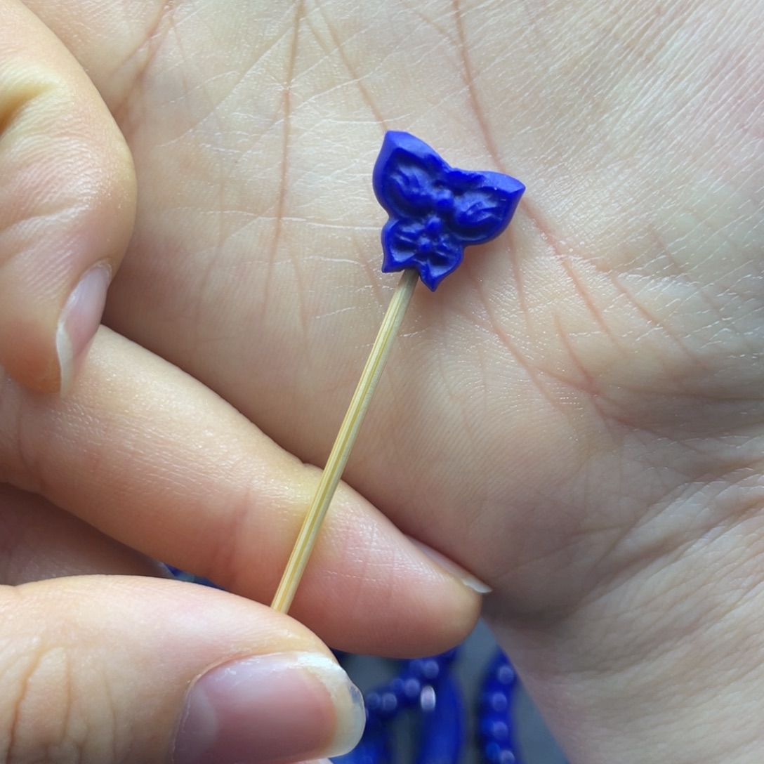 青金石未镶嵌小蝴蝶