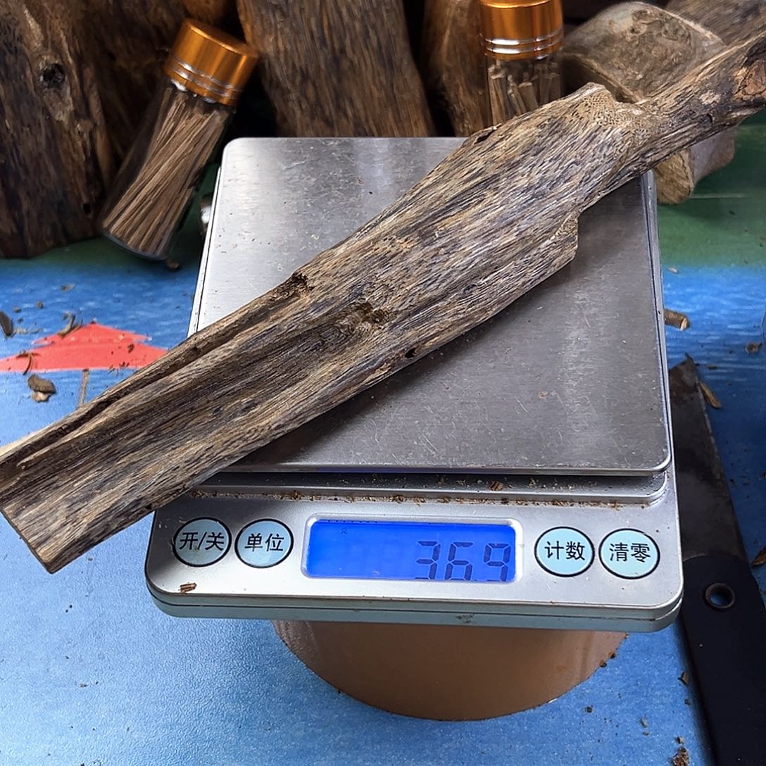 香料绿奇楠虫漏白棋36克