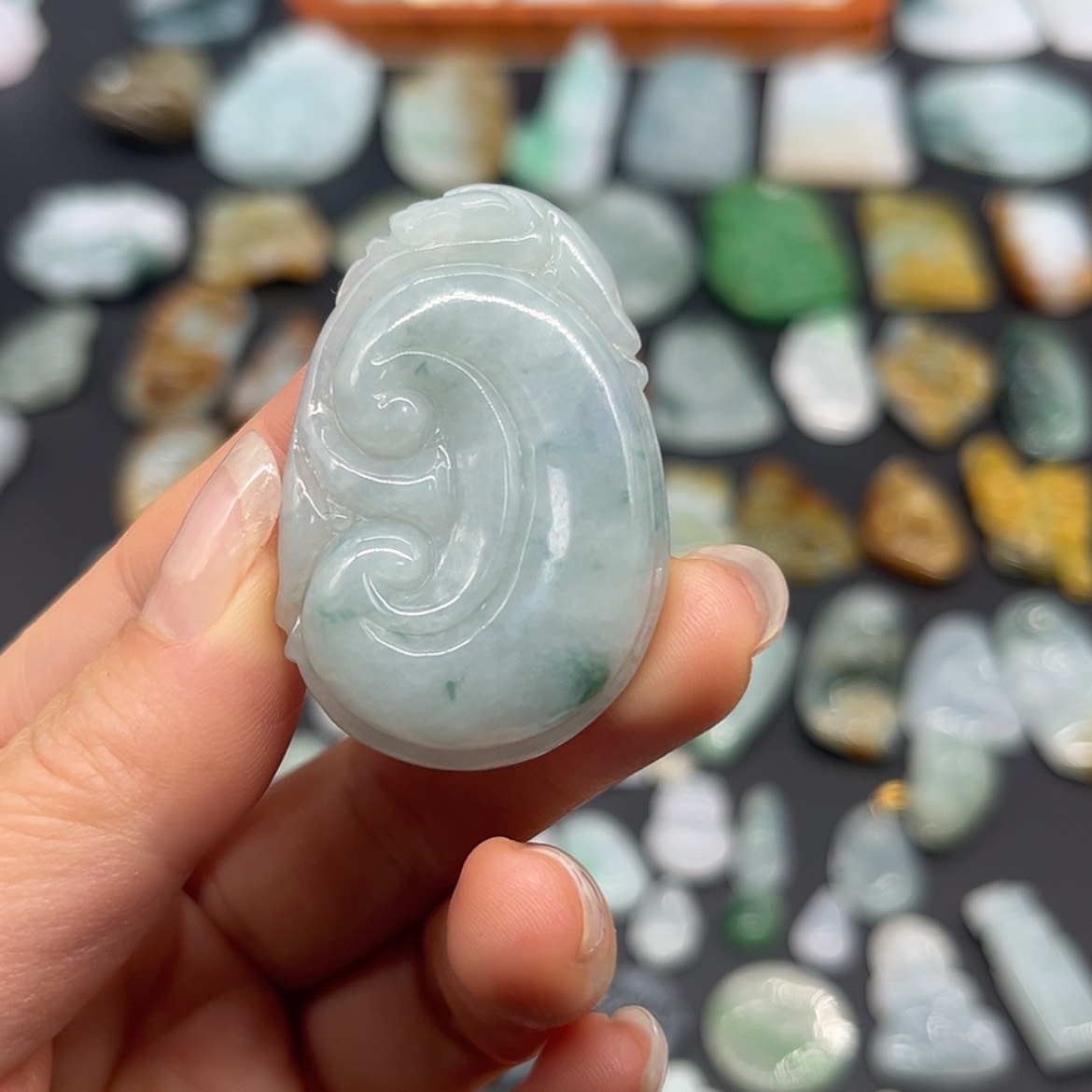 【闪购商品】翡翠颈饰未镶嵌如意