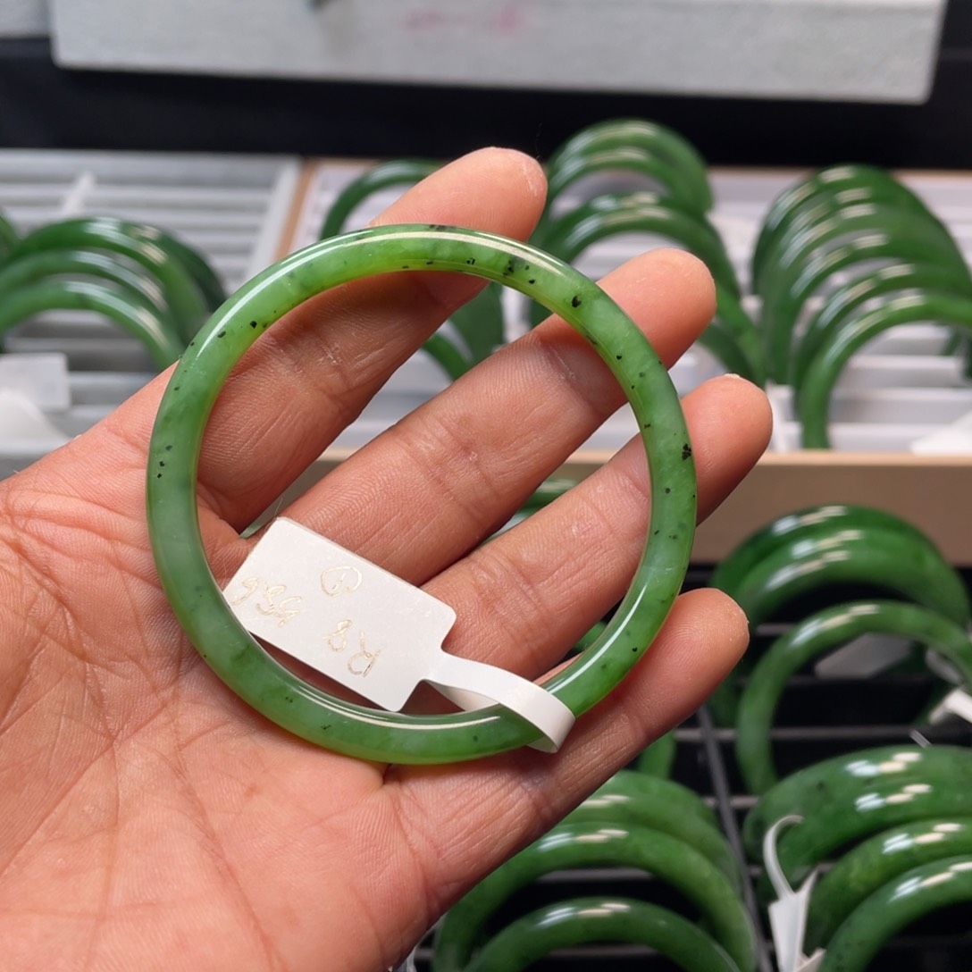 和田玉（碧玉）手镯未镶嵌