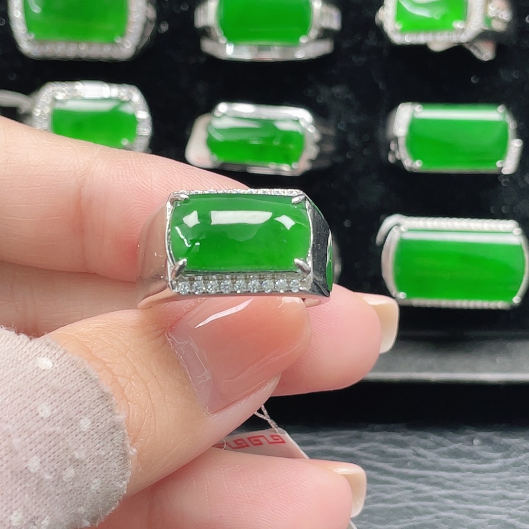 翡翠银S925镶嵌戒指天然A货翡翠没运费险3680