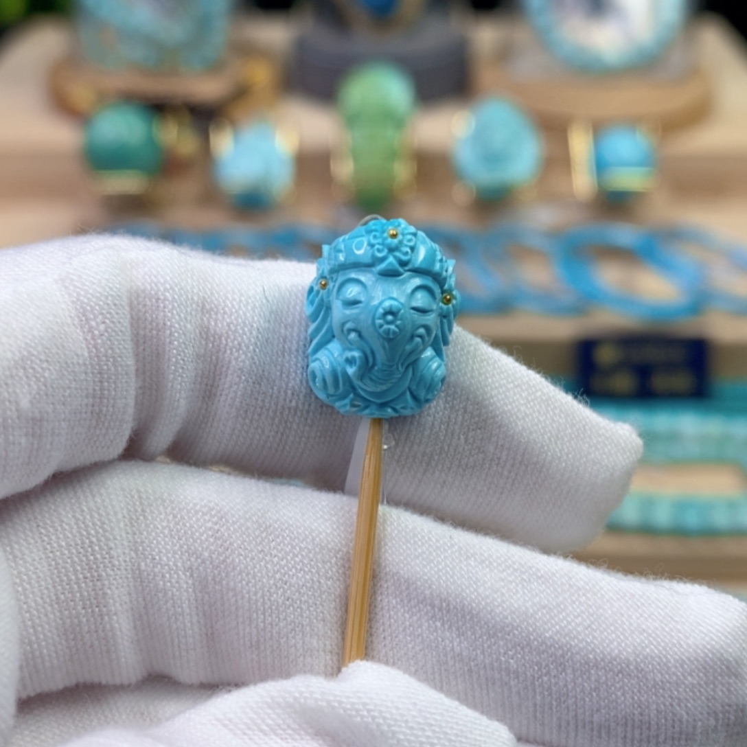 绿松石未镶嵌珠宝奇石