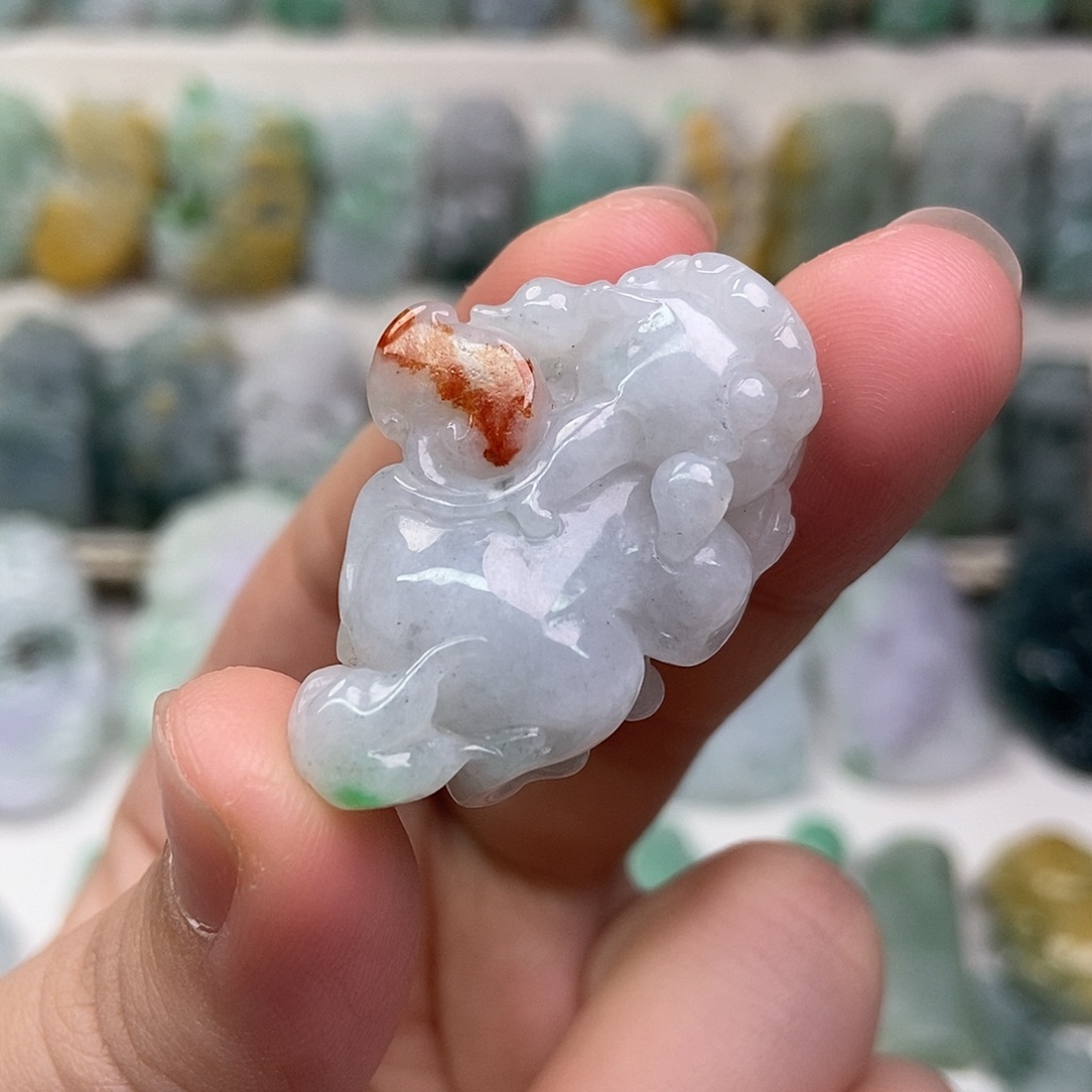 翡翠未镶嵌吊坠(赠链)