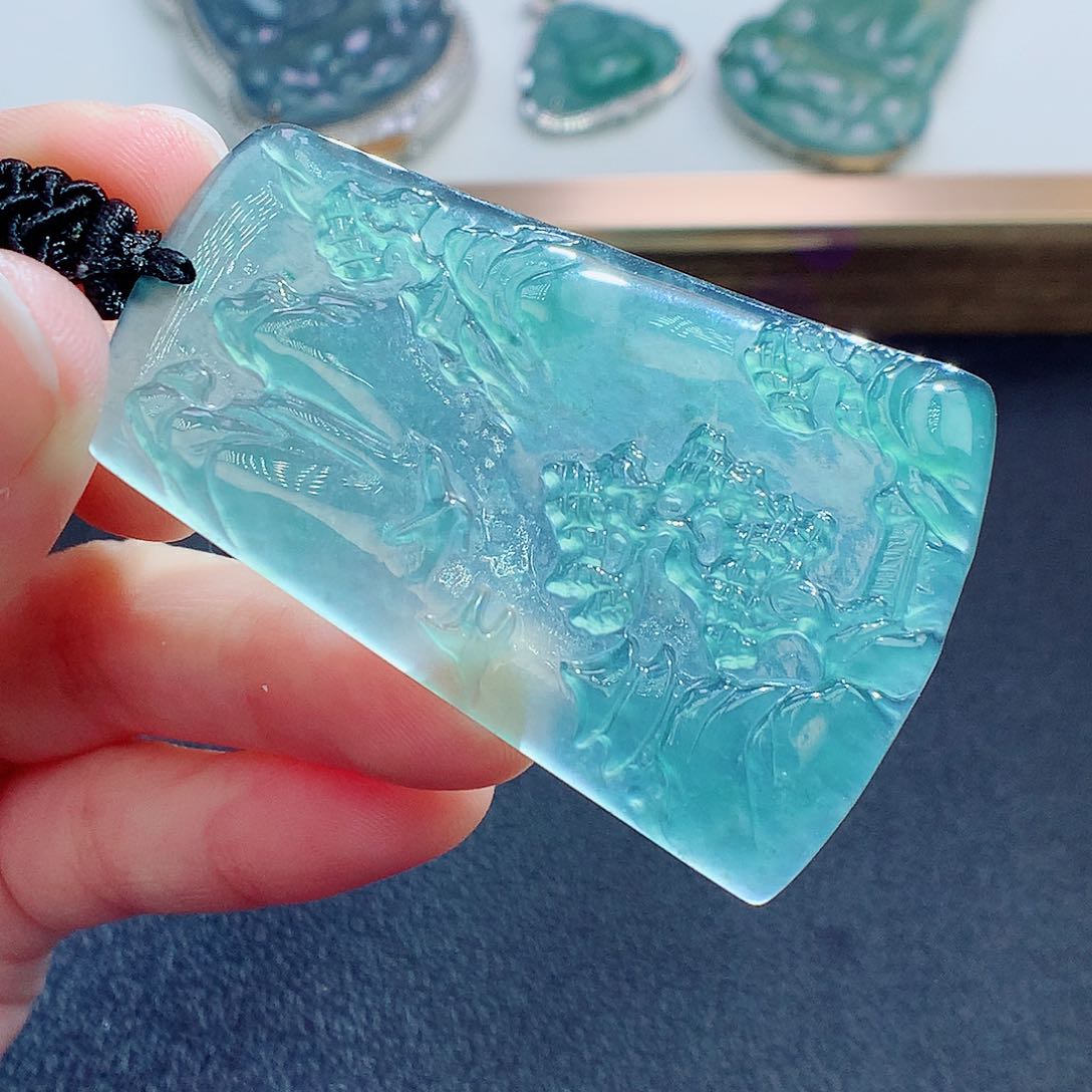 翡翠颈饰未镶嵌翡翠