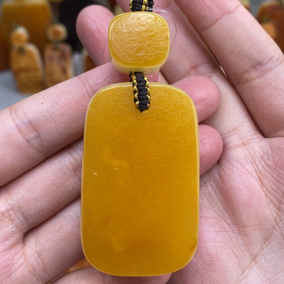 蜜蜡未镶嵌珠宝奇石