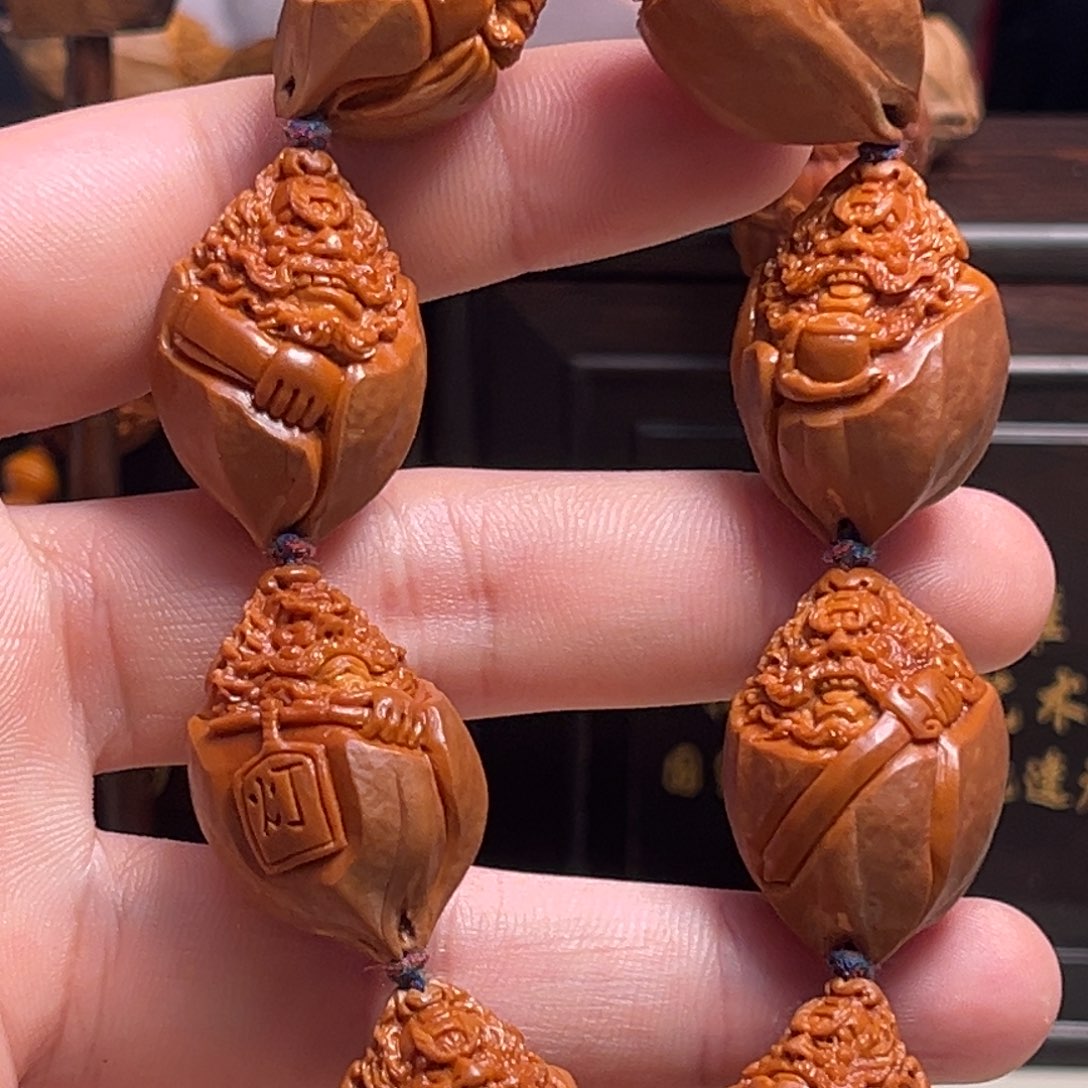 橄榄核吊坠大*包衣钟馗