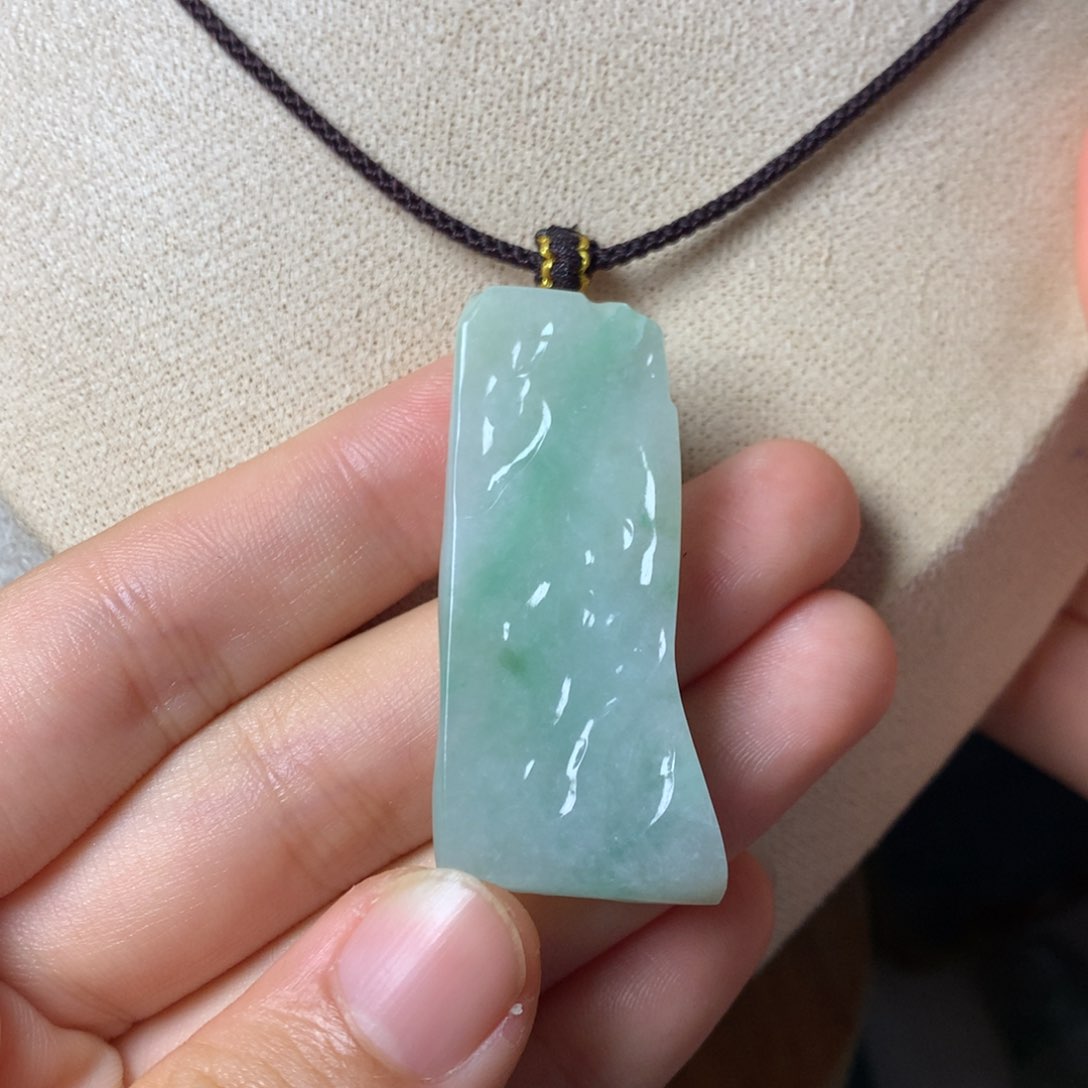 翡翠颈饰未镶嵌吊坠