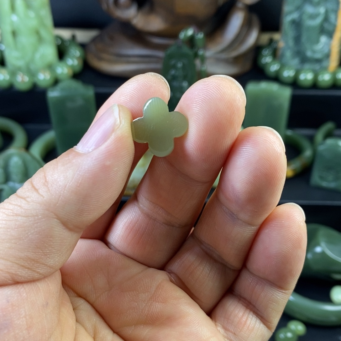 沁***妍岫岩老玉（透闪石质玉）未镶嵌颈饰