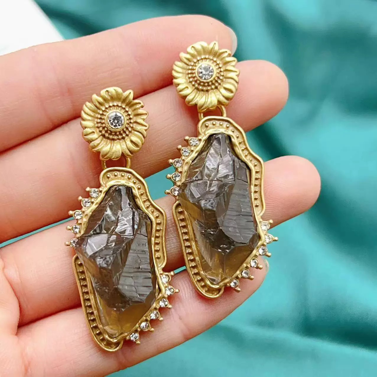 铜合金树脂耳饰 vintage优雅精致高级设计感耳坠复古宫廷风