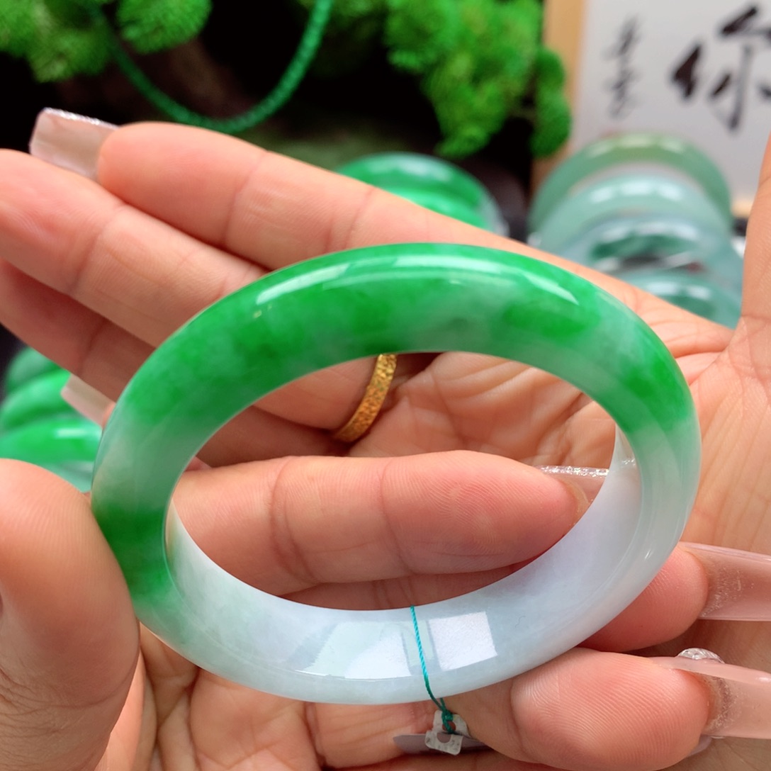 未镶嵌手镯翡翠日***_缅甸