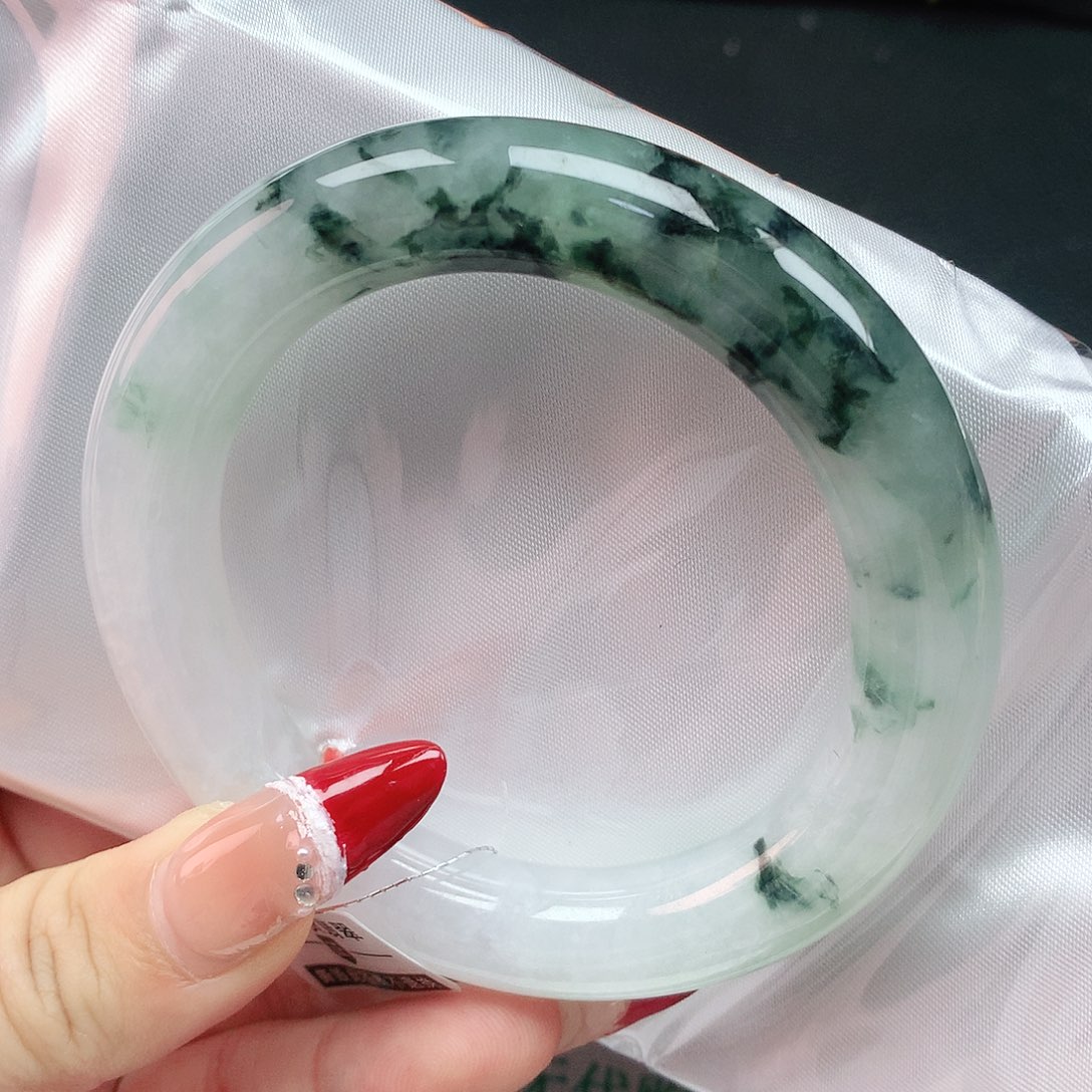 翡翠手镯未镶嵌56胖