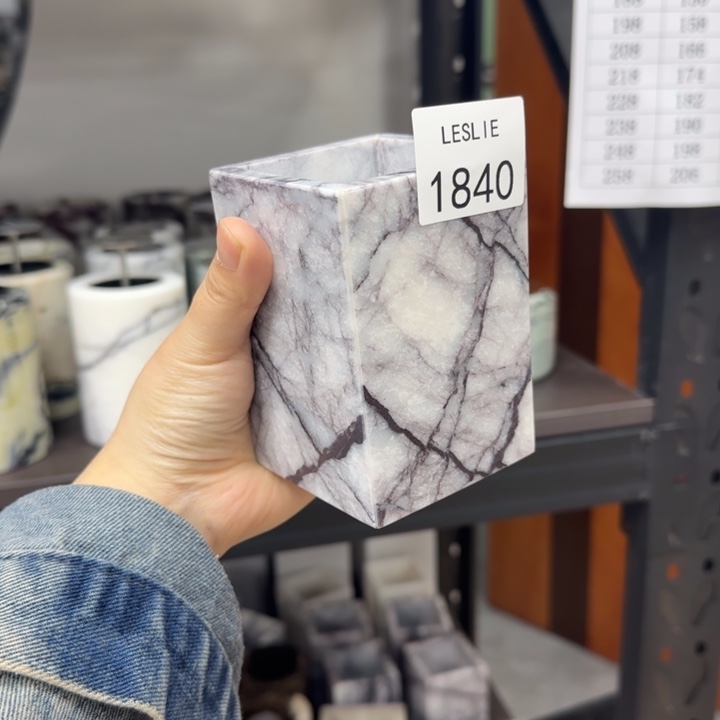 臭**饼L。 1840。       福利