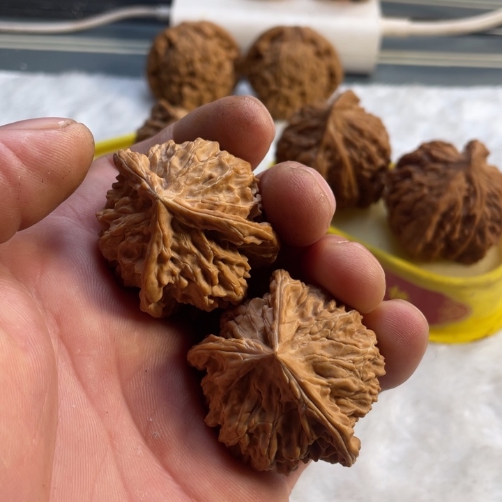 把件桃核盘山三棱