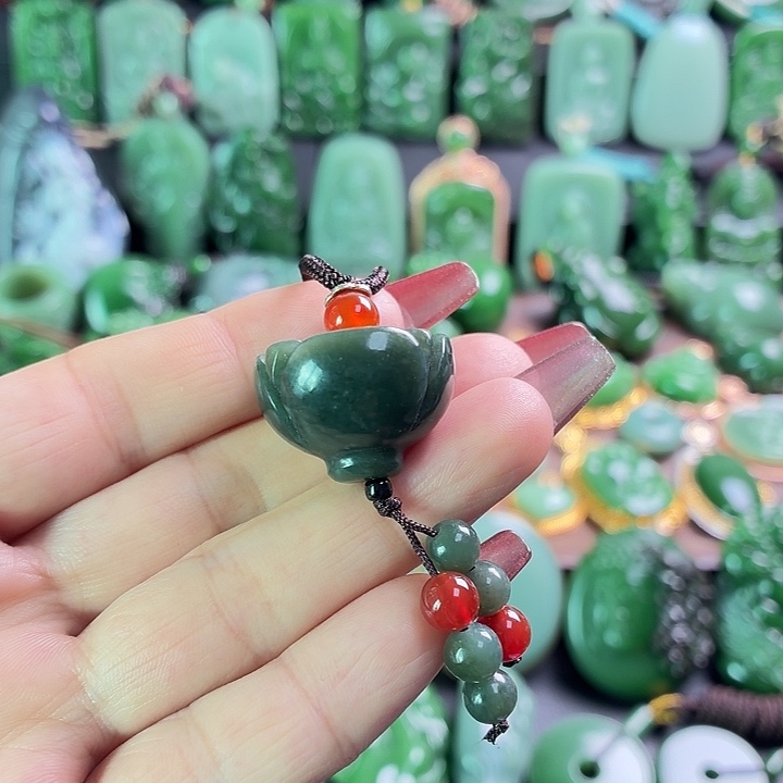 佳***儿和田玉未镶嵌挂件