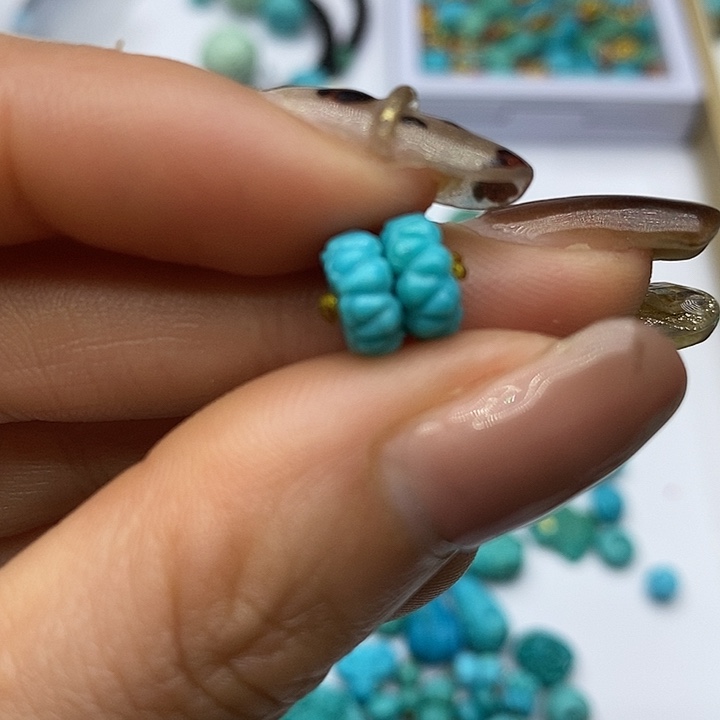 绿松石未镶嵌珠宝奇石