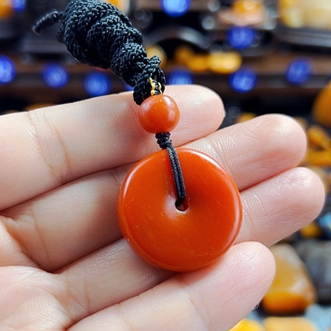 田黄石农**院红田石挂件