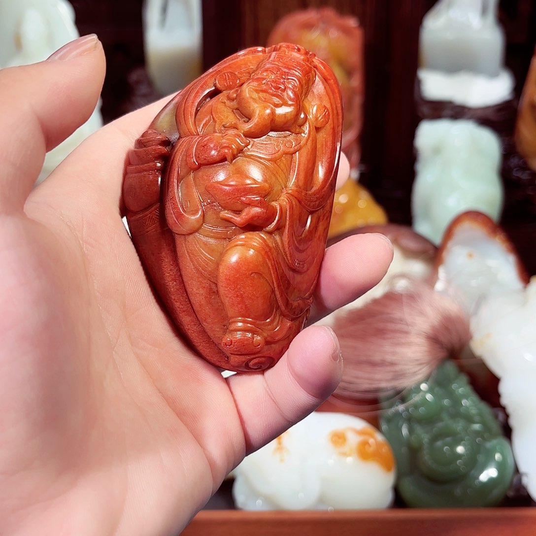 和田玉未镶嵌把件