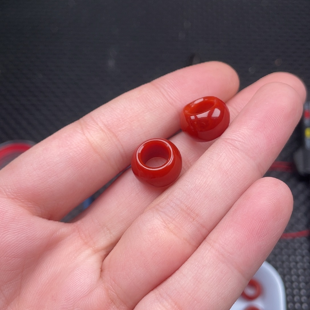 南红玛瑙未镶嵌9*14柿子红跑环圈一组2颗