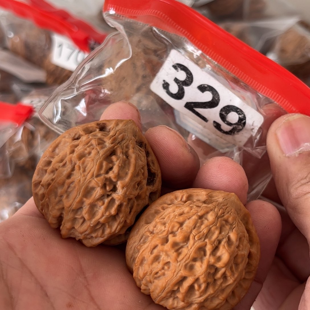 吊坠文玩核桃金牛