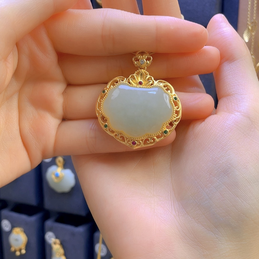 和田玉颈饰银S925镀金镶嵌