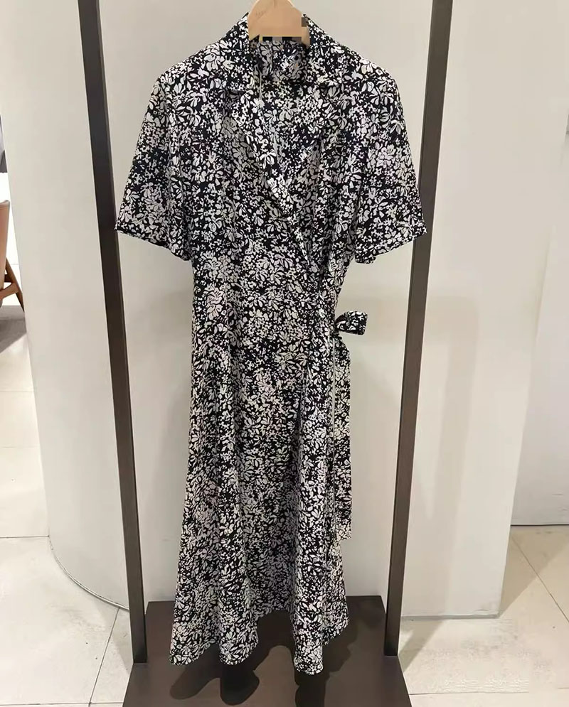 小禾同款2025春夏新款真丝裹身印花碎花翻领短袖简约系带连衣裙