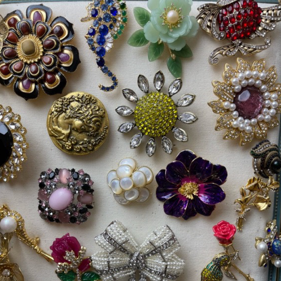 铜合金琉璃胸针 铜合金 轻奢时尚复古气质简约百搭小众耳饰