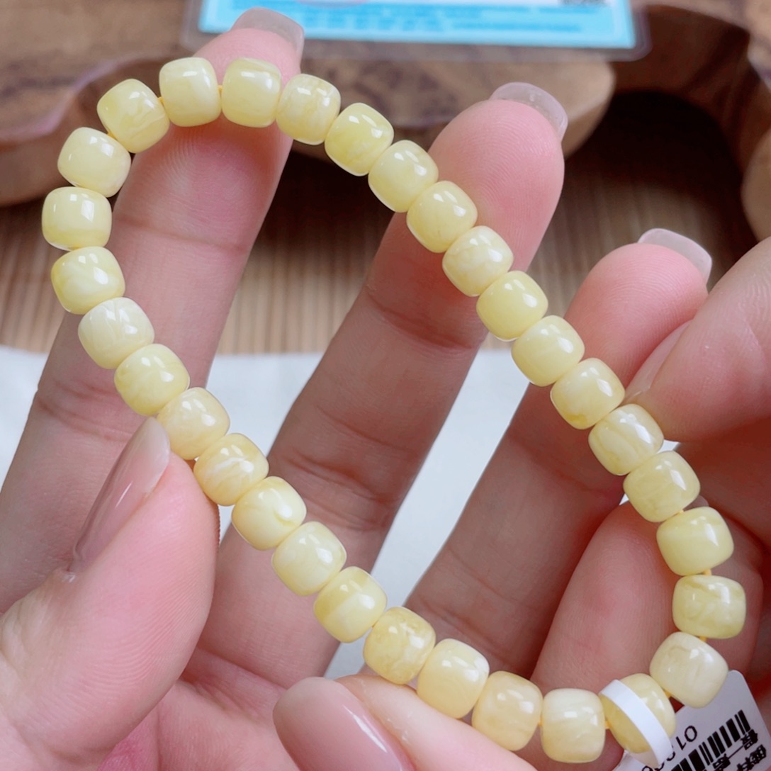 蜜蜡裸石未镶嵌蜜蜡25