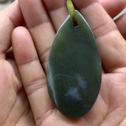 【闪购商品】未镶嵌透闪石质玉挂件