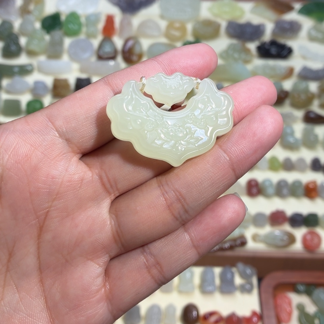 和田玉未镶嵌颈饰