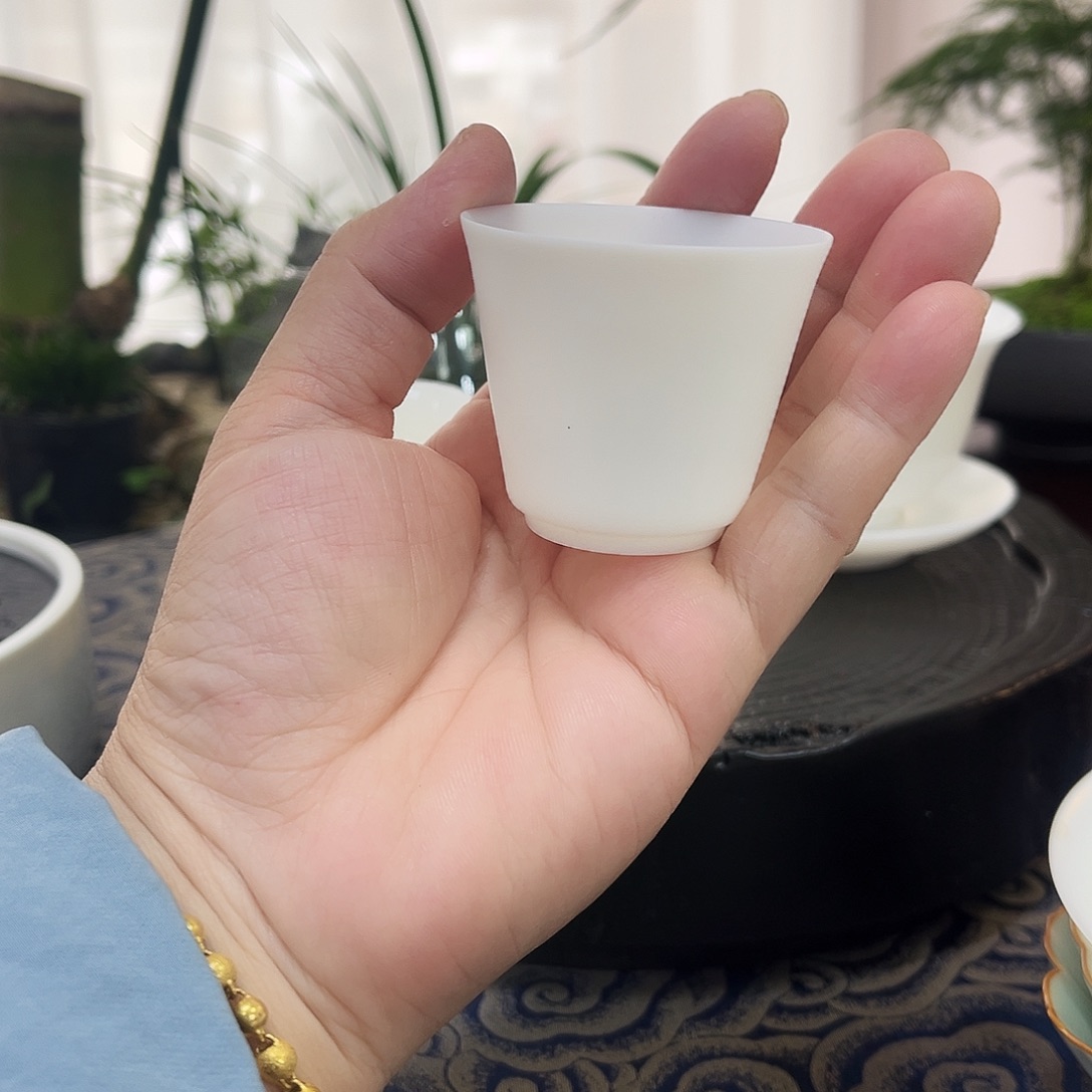 瓷片羊脂玉瓷品茗杯50cc