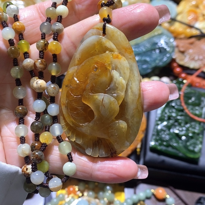 蛇纹石玉合金颈饰
