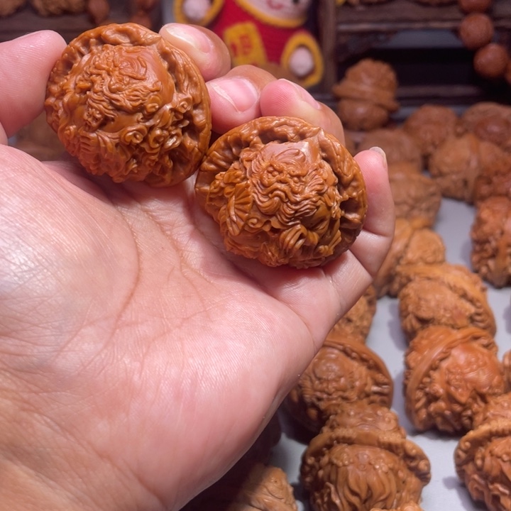 白狮子雕刻的钟馗