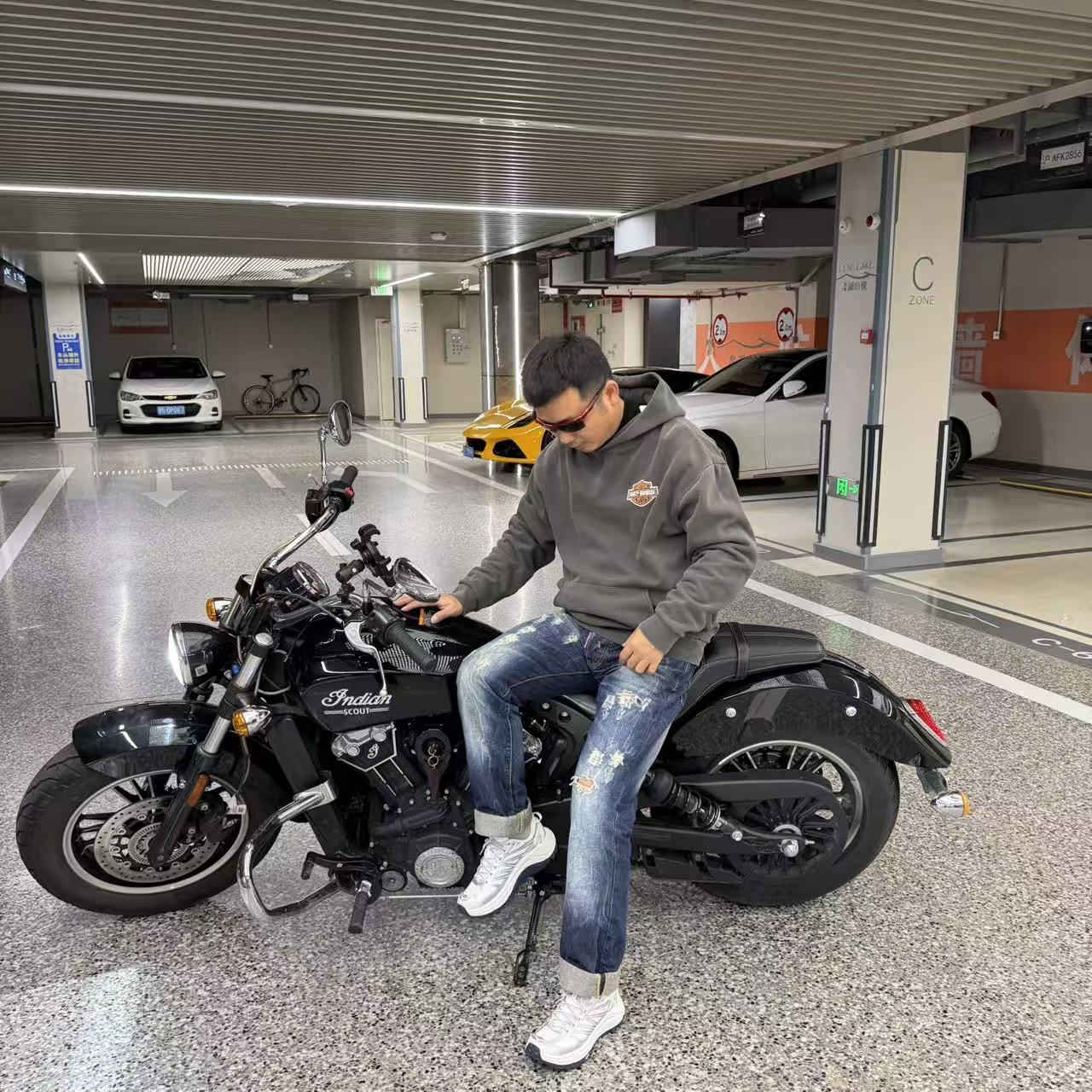 Q-31 秋冬季男款加绒加厚图案印花连帽卫衣 15441