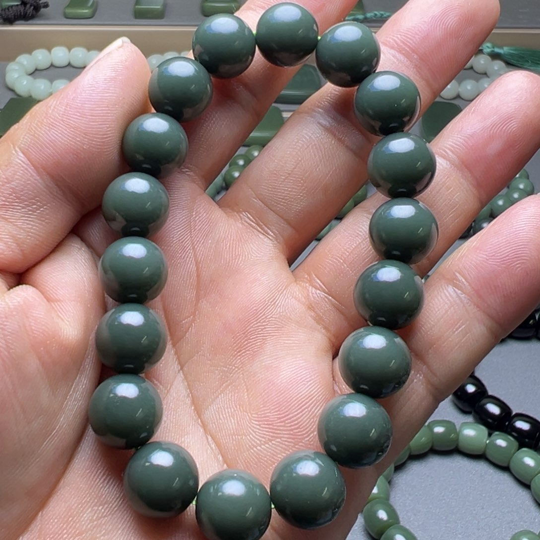 ****㊖和田玉未镶嵌手链卡12