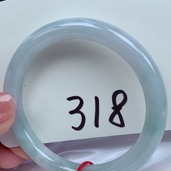 翡翠手镯未镶嵌翡翠